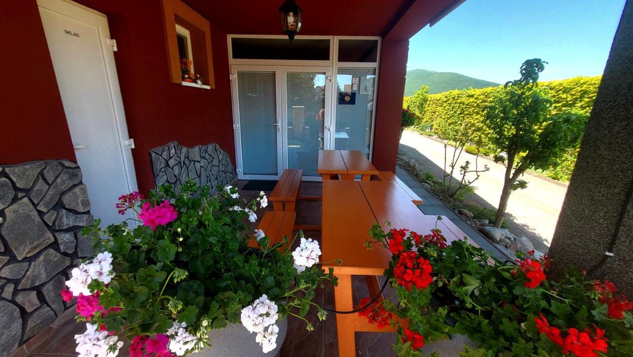 Selfness Roznava Aparthotel Luaran gambar
