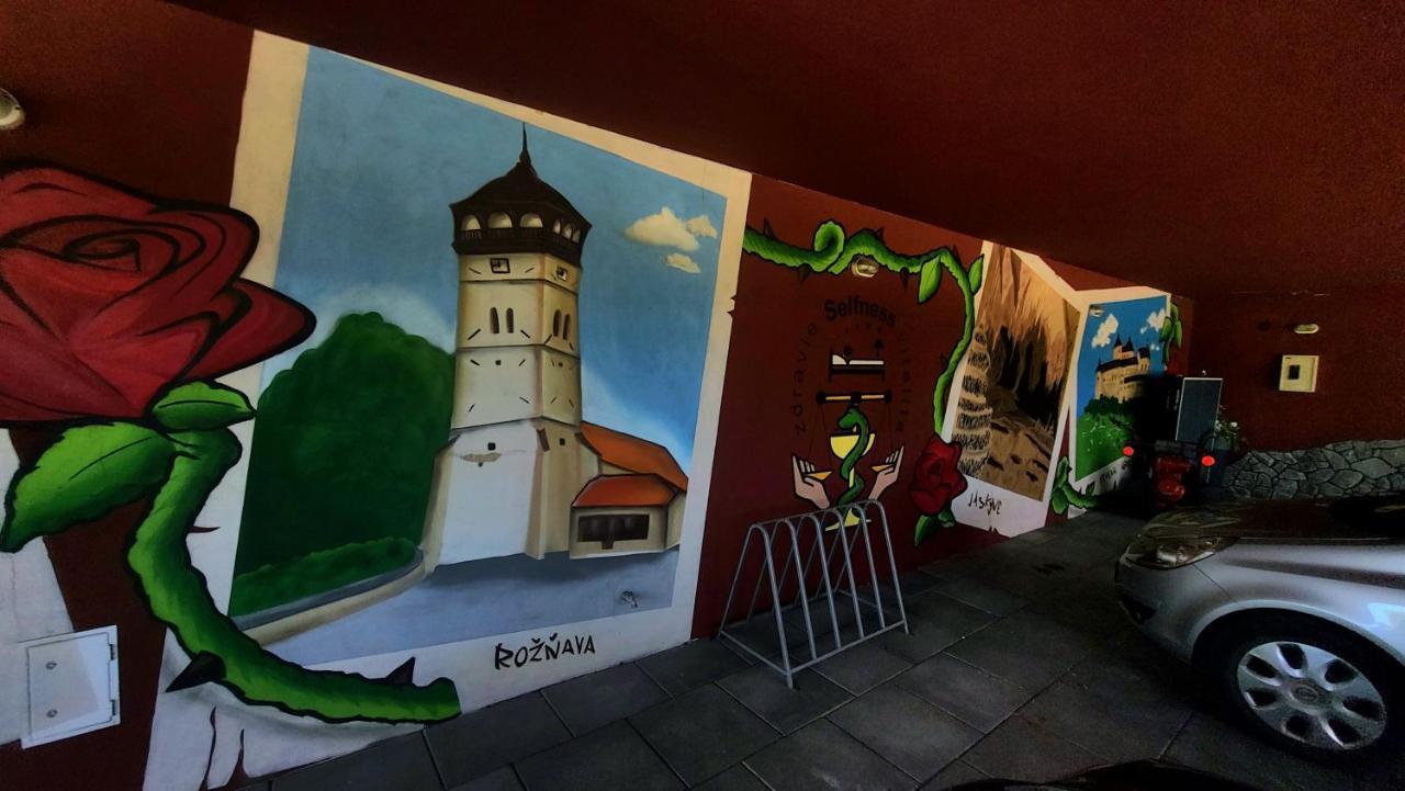 Selfness Roznava Aparthotel Luaran gambar
