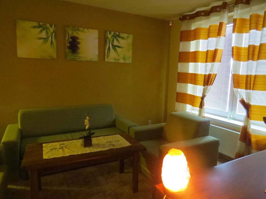 Selfness Roznava Aparthotel Bilik gambar